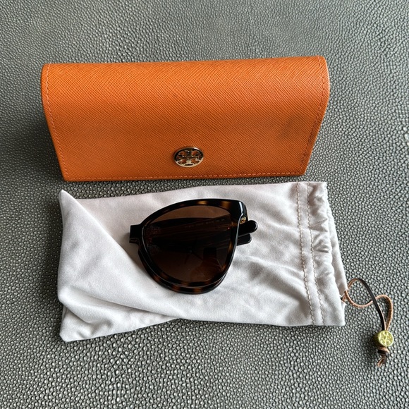 Tory Burch sunglasses - Picture 6 of 6